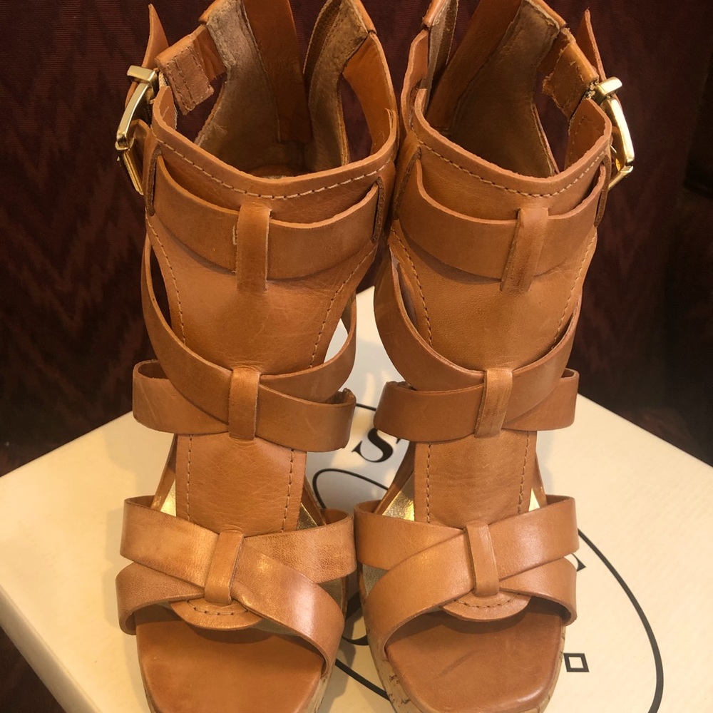 Steve Madden Sandal platform heels